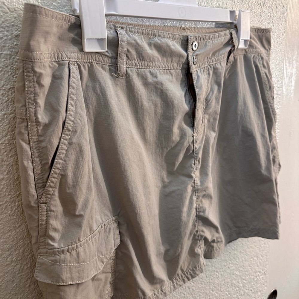 Columbia Omni-shade skort. Size 12. - Picture 2 of 9